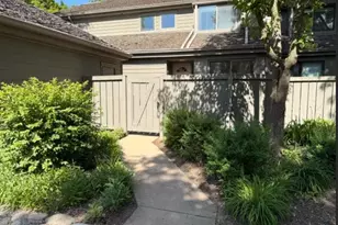 199 Timber Ridge Rd, Lake Barrington, IL 60010 - Photo 2