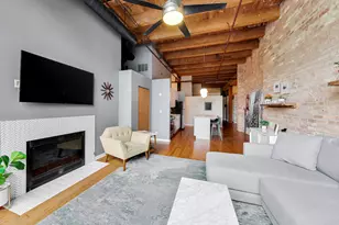 1733 W Irving Park Rd, Chicago, IL 60613 - Photo 4