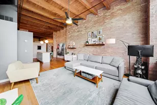 1733 W Irving Park Rd, Chicago, IL 60613 - Photo 2