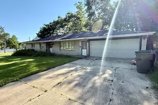 155 S Ottawa St, Joliet, IL 60436 - Photo 2