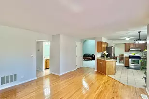 1582 Hinterlong Ln, Naperville, IL 60563 - Photo 16