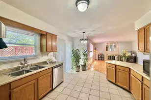 1582 Hinterlong Ln, Naperville, IL 60563 - Photo 10
