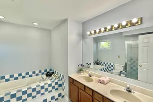 1582 Hinterlong Ln, Naperville, IL 60563 - Photo 32
