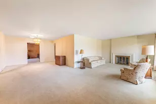 3835 W Jarlath St, Lincolnwood, IL 60712 - Photo 2