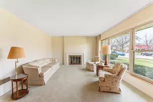 3835 W Jarlath St, Lincolnwood, IL 60712 - Photo 4