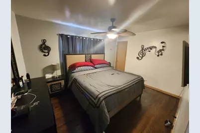 13821 S Tracy Avenue, Riverdale, IL 60827 - Photo 8