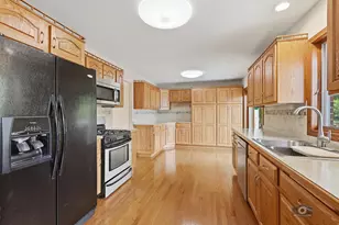 15333 Yorkshire Ln, Orland Park, IL 60462 - Photo 10