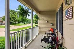 154 N Buckingham Dr, Sugar Grove, IL 60554 - Photo 2