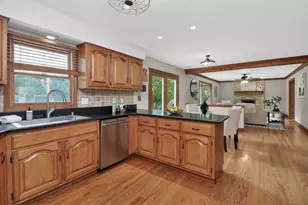 154 N Buckingham Dr, Sugar Grove, IL 60554 - Photo 10