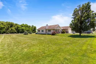 309 S High St, Fairmount, IL 61841 - Photo 4