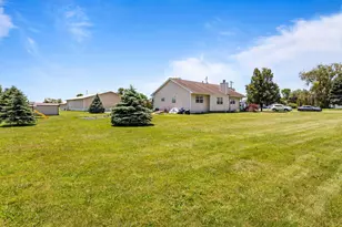 309 S High St, Fairmount, IL 61841 - Photo 6