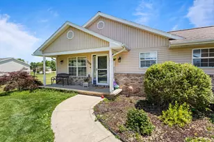 309 S High St, Fairmount, IL 61841 - Photo 2