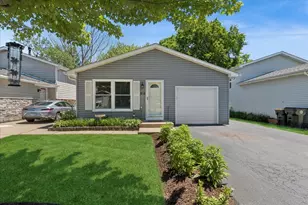 313 Maple Ln, Round Lake, IL 60073 - Photo 2