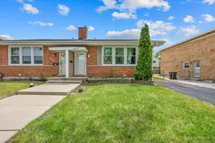 9137 Barberry Ln, Des Plaines, IL 60016 - Photo 1