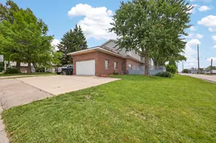 21 Berenz Pl, Bloomington, IL 61701 - Photo 32