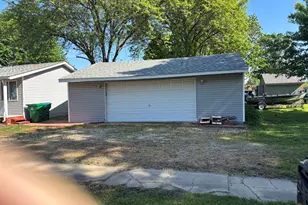 1701 Lincoln Ave, Mendota, IL 61342 - Photo 2
