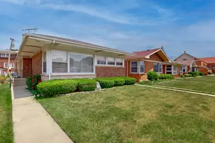 2816 W Bryn Mawr Ave, Chicago, IL 60659 - Photo 2