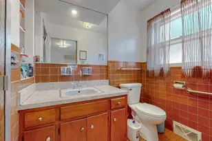 2816 W Bryn Mawr Ave, Chicago, IL 60659 - Photo 10