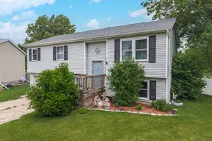1301 W Indian Dr, Pontiac, IL 61764 - Photo 2