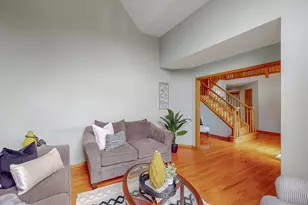 2361 Legacy Dr, Aurora, IL 60502 - Photo 4