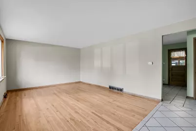 7924 74th Place, Bridgeview, IL 60455 - Photo 4
