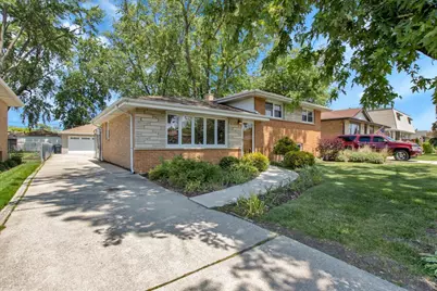 7924 74th Place, Bridgeview, IL 60455 - Photo 2