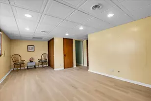 7924 74th Pl, Bridgeview, IL 60455 - Photo 12