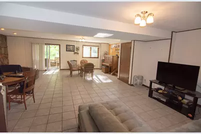 8408 Lakeside Drive, Downers Grove, IL 60516 - Photo 18
