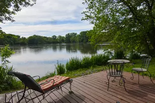 8408 Lakeside Dr, Downers Grove, IL 60516 - Photo 10