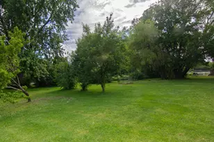 8408 Lakeside Dr, Downers Grove, IL 60516 - Photo 14