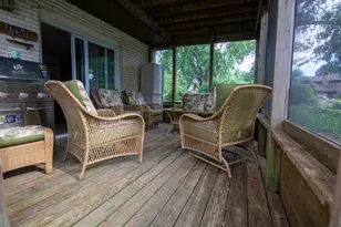 8408 Lakeside Dr, Downers Grove, IL 60516 - Photo 22