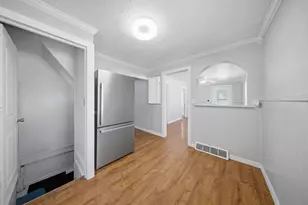 809 W Park Ave, Aurora, IL 60506 - Photo 6