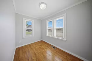 809 W Park Ave, Aurora, IL 60506 - Photo 12
