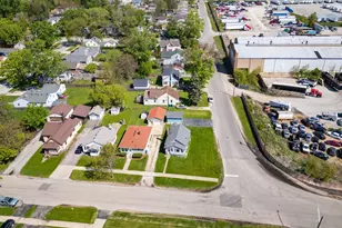 809 W Park Ave, Aurora, IL 60506 - Photo 22