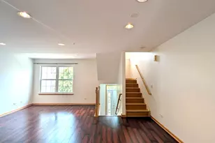 723 River Walk Dr, Wheeling, IL 60090 - Photo 2