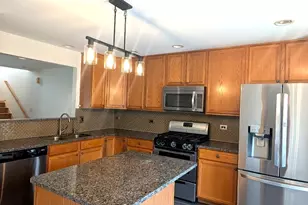 723 River Walk Dr, Wheeling, IL 60090 - Photo 8