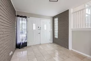 9804 N Lauren Ln, Niles, IL 60714 - Photo 2