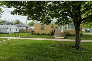 5731 N Northcott Ave, Chicago, IL 60631 - Photo 1