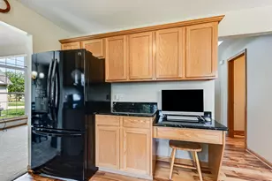 329 Millstream Ln, Oswego, IL 60543 - Photo 8