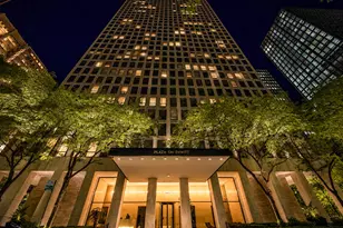 260 E Chestnut St, Chicago, IL 60611 - Photo 2