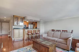 260 E Chestnut St, Chicago, IL 60611 - Photo 10