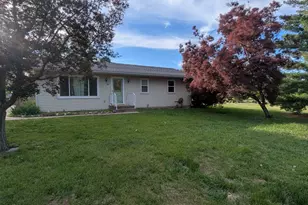 521 12th St, Erie, IL 61250 - Photo 2