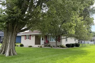 263 N Park Rd, Herscher, IL 60941 - Photo 2