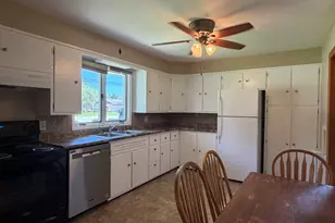 263 N Park Rd, Herscher, IL 60941 - Photo 8