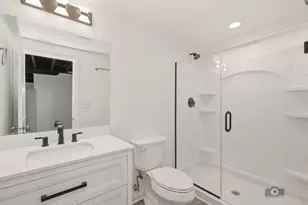 684 Schomer Rd, Aurora, IL 60505 - Photo 22