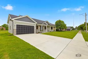 684 Schomer Rd, Aurora, IL 60505 - Photo 2