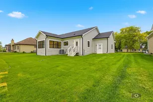 684 Schomer Rd, Aurora, IL 60505 - Photo 24