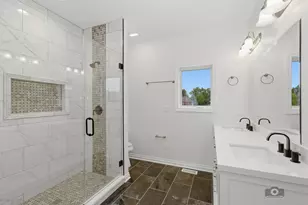 684 Schomer Rd, Aurora, IL 60505 - Photo 14