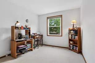 1011 Woodbridge Dr, Cary, IL 60013 - Photo 16