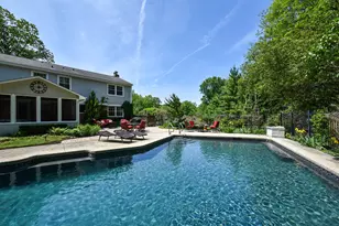 1550 Banbury Rd, Inverness, IL 60067 - Photo 2